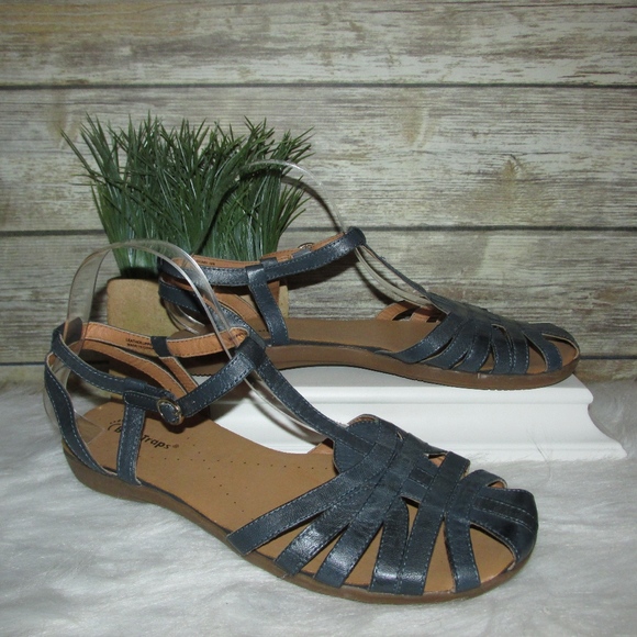 baretraps fisherman sandals